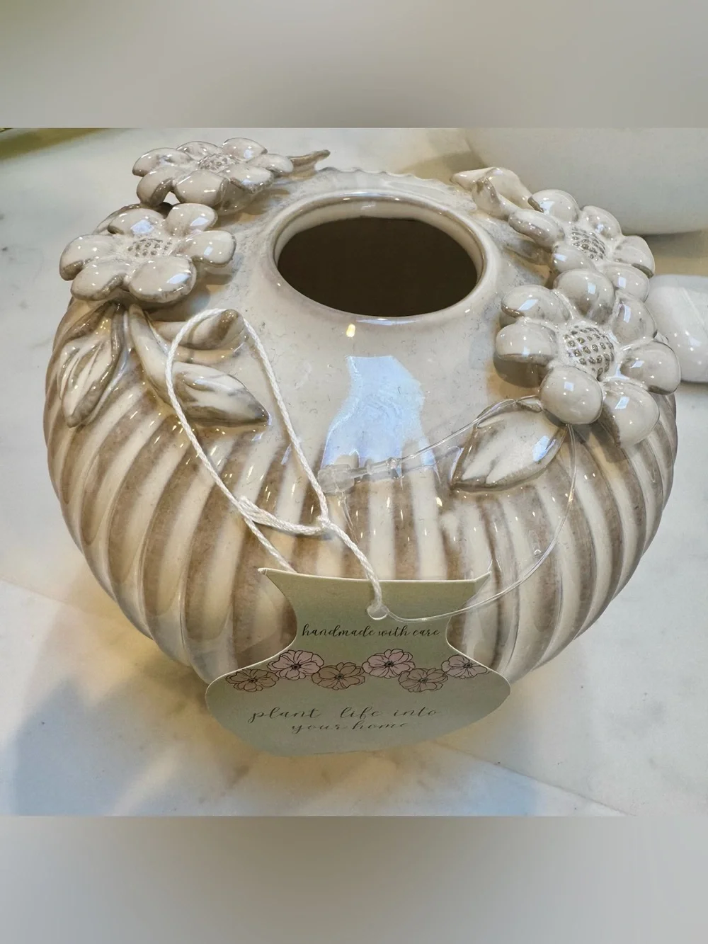 NWT Beautiful Ceramic Floral Accent Vase in Cream and Taupe 2 Available 4.5”
